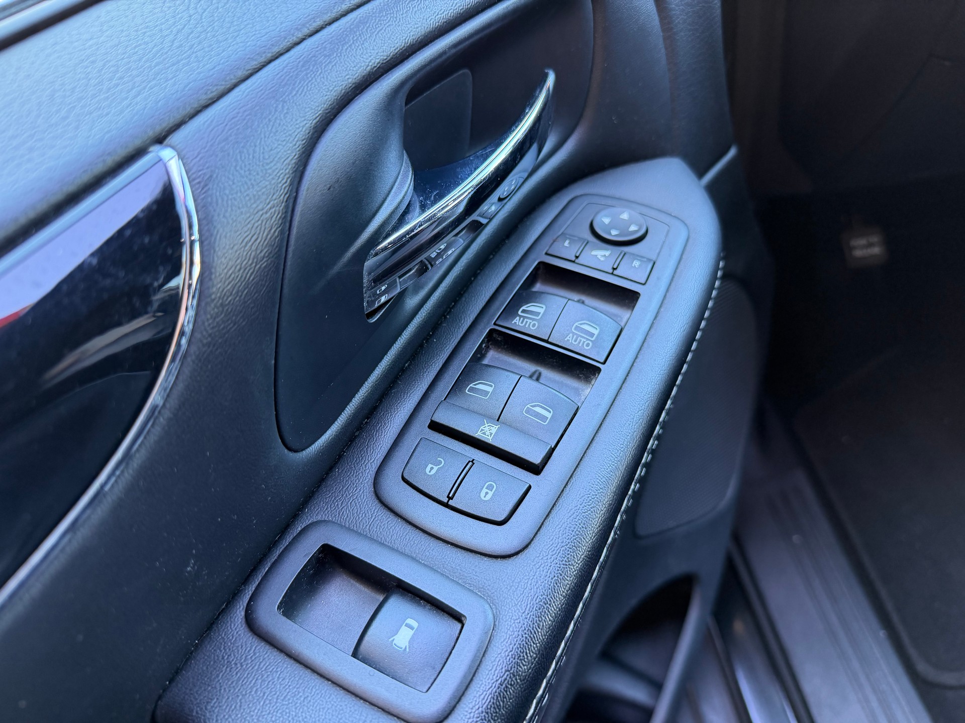 LANCIA Voyager 2.8D Platinum Automatic-image-14