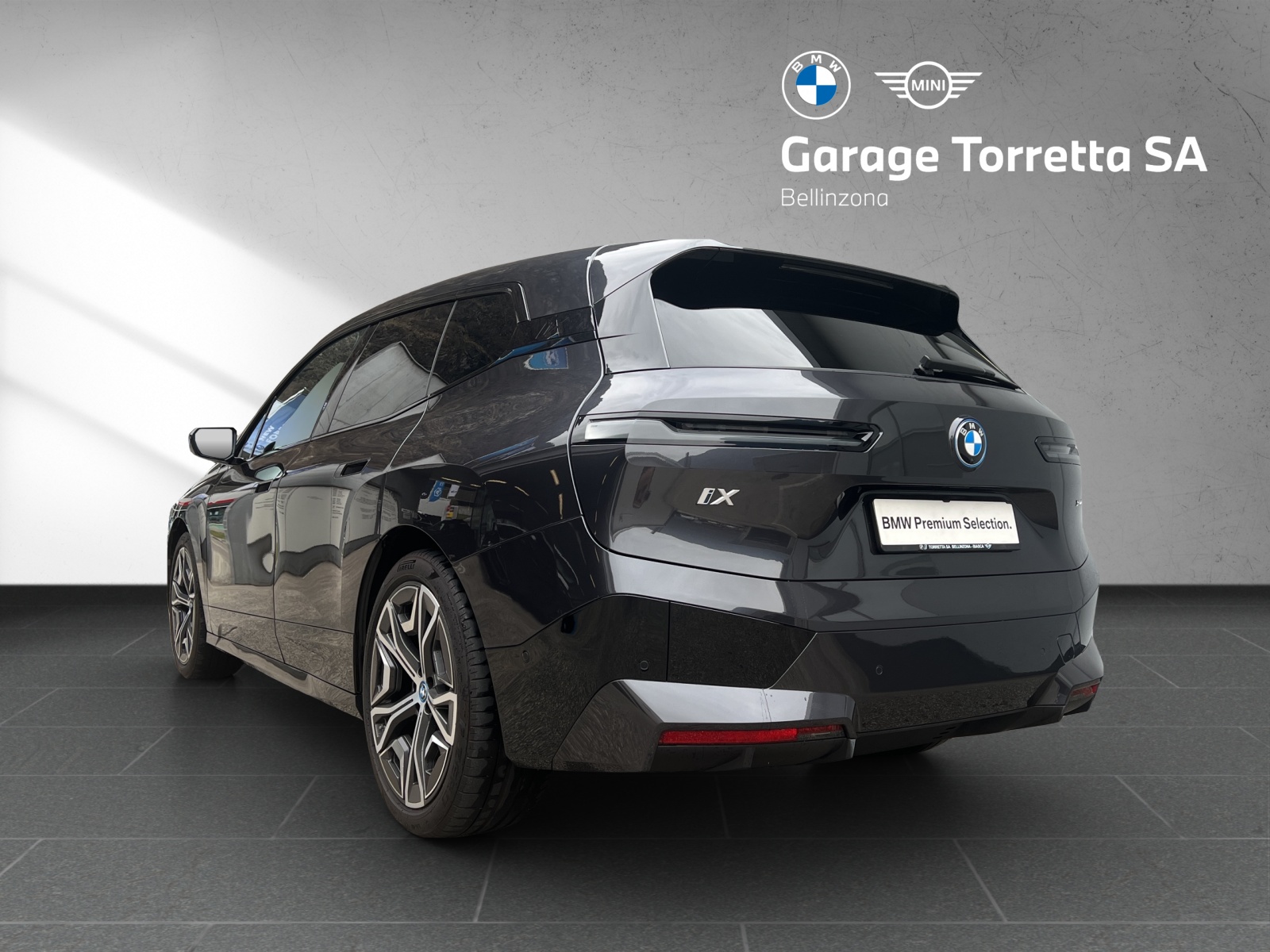 BMW iX xDrive40-image-3