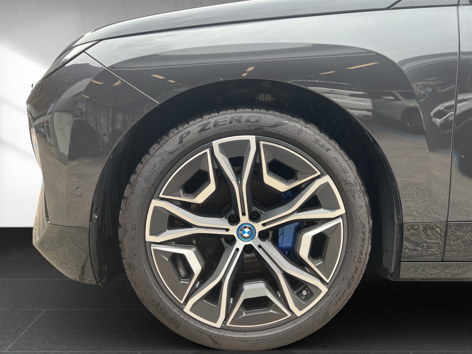 BMW iX xDrive40-image-9