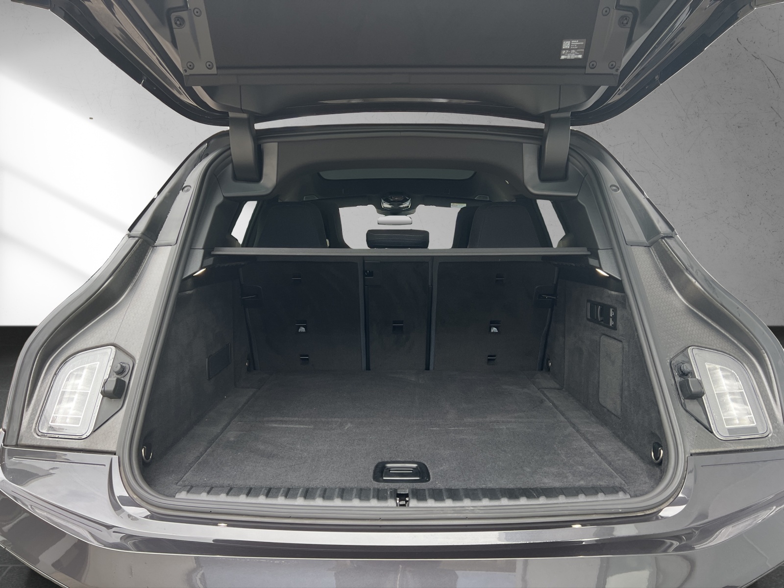 BMW iX xDrive40-image-18