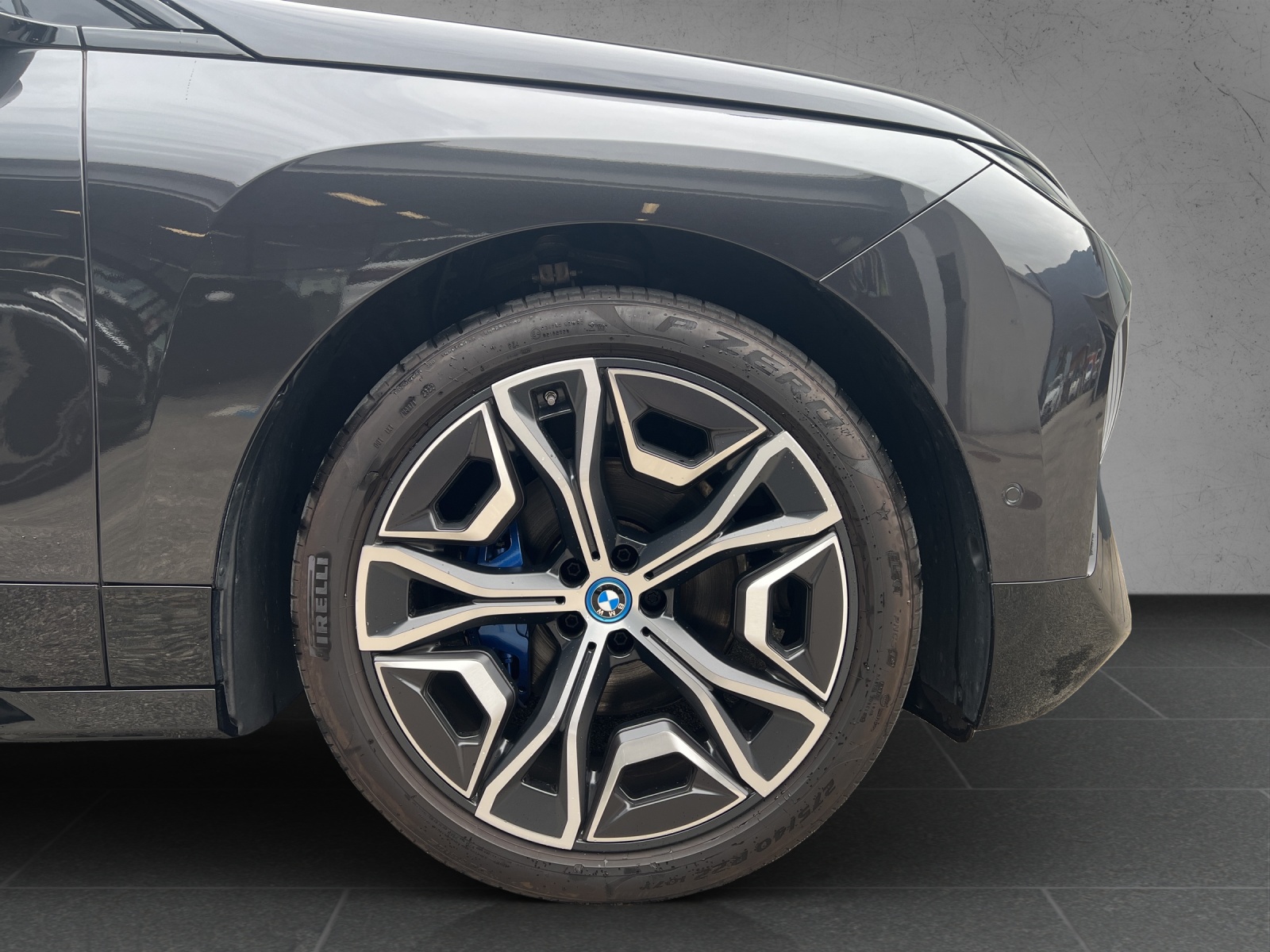 BMW iX xDrive40-image-10