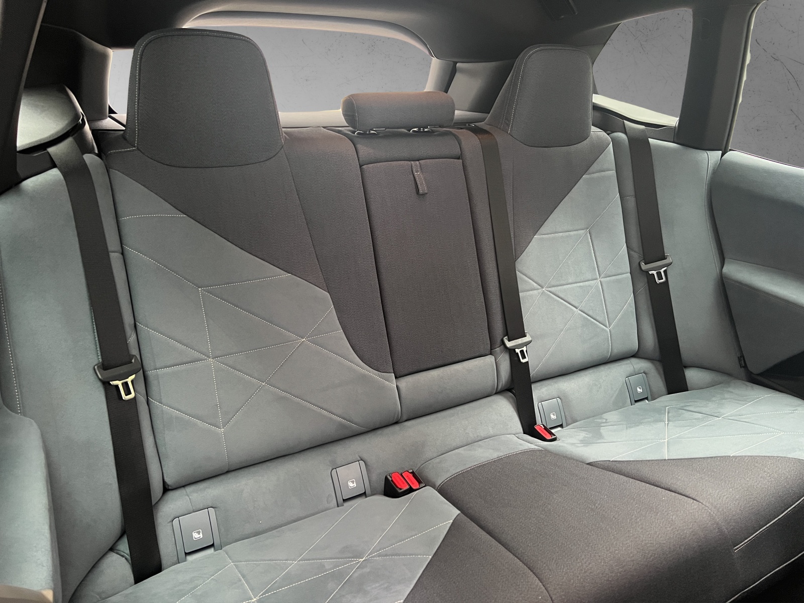 BMW iX xDrive40-image-17