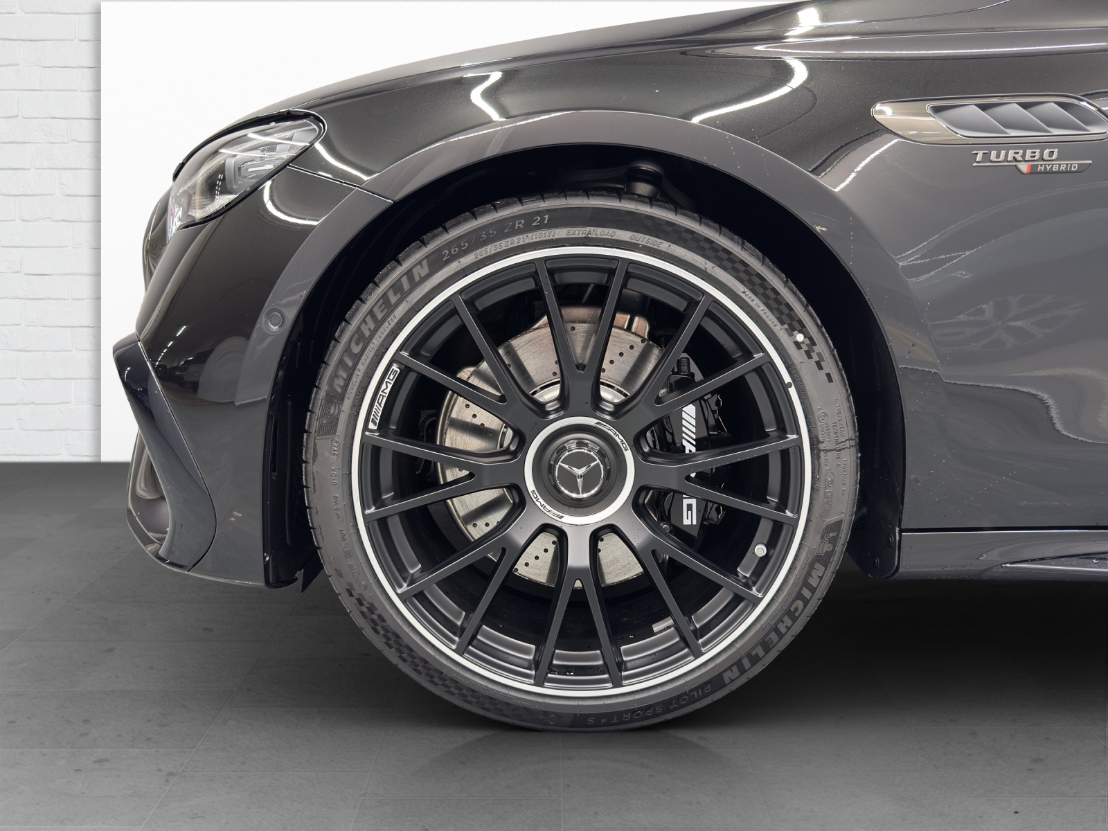 MERCEDES-BENZ AMG E 53 Hybrid 4Matic-image-5