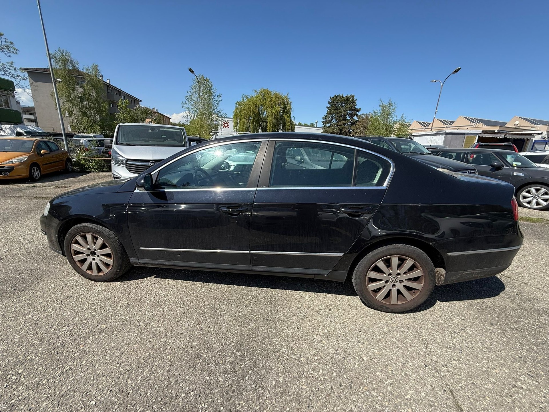 VW Passat 2.0 TDI Trendline-image-6
