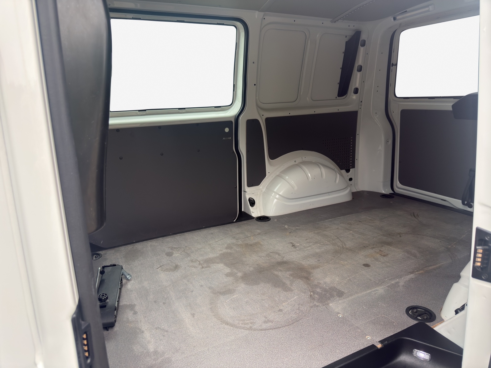 VW T6.1 2.0 TDI-image-11