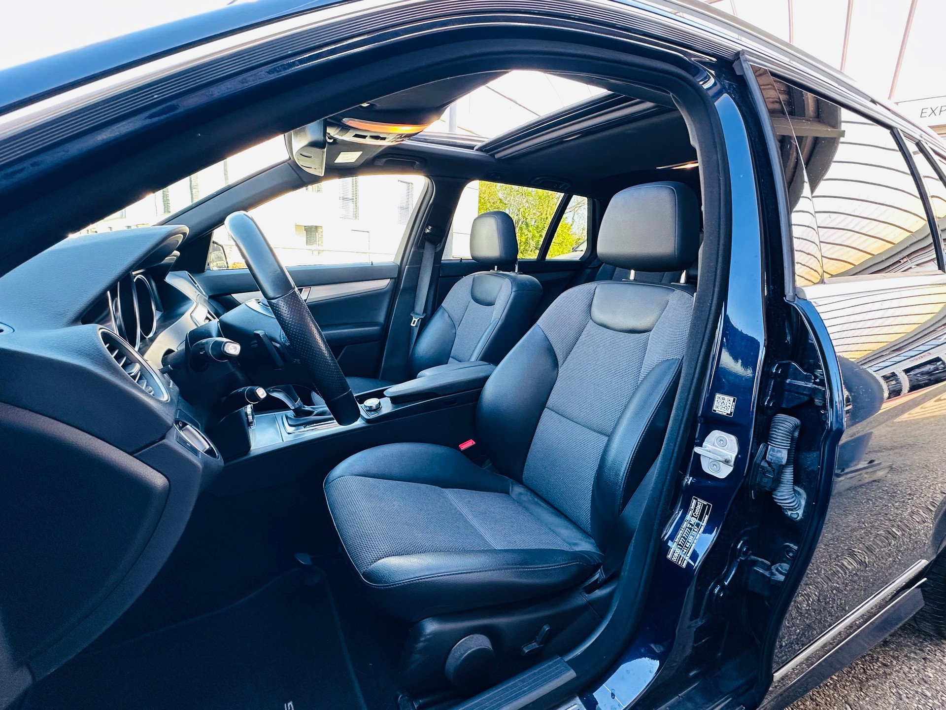 MERCEDES-BENZ C 250 CDI Avantgarde 4Matic 7G-Tronic-image-15