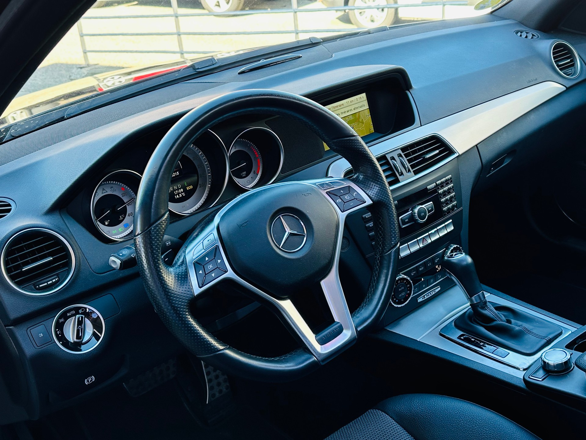 MERCEDES-BENZ C 250 CDI Avantgarde 4Matic 7G-Tronic-image-16