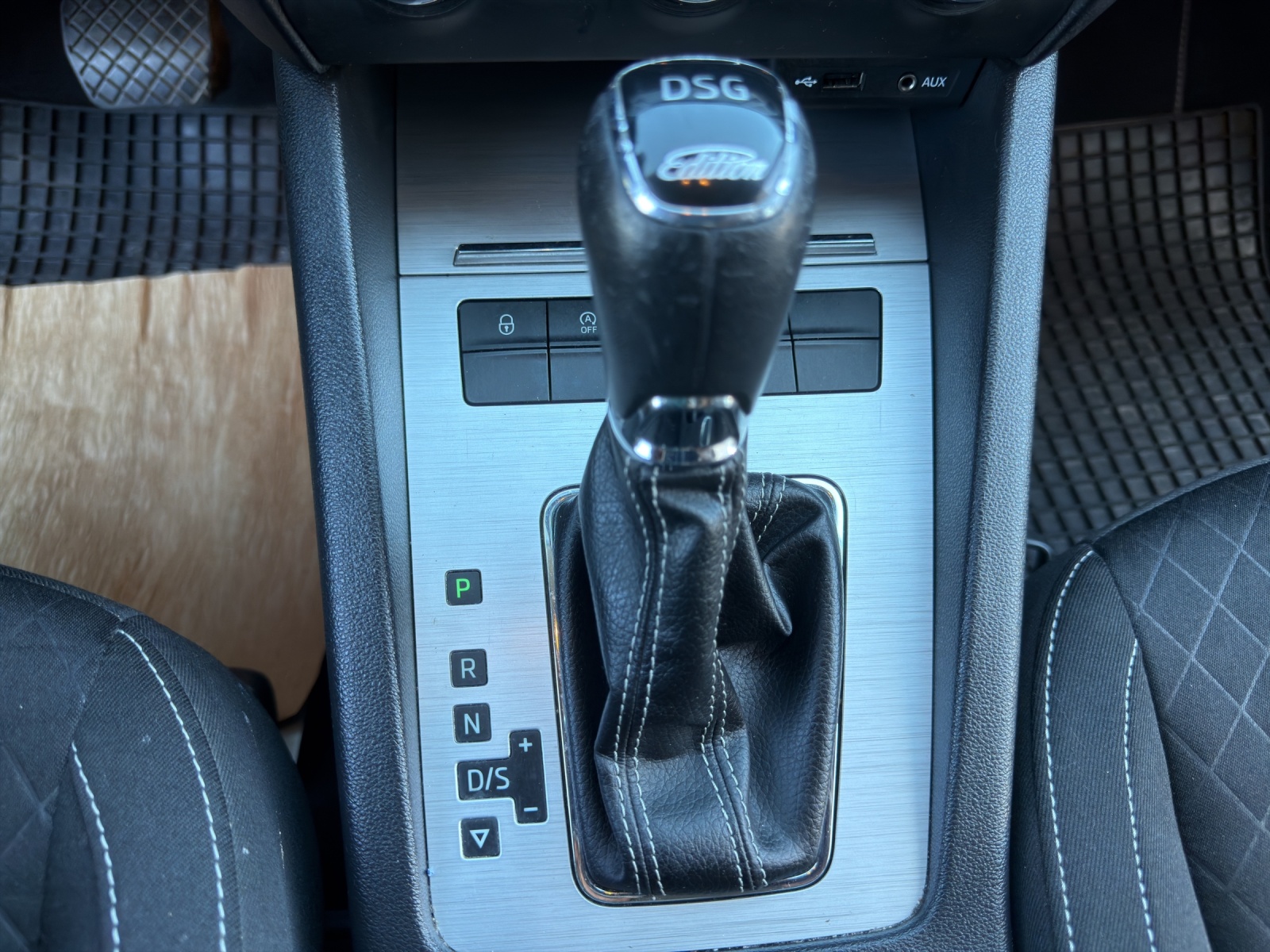 SKODA Octavia Combi 1.8 TSI Swiss Edition DSG-image-15