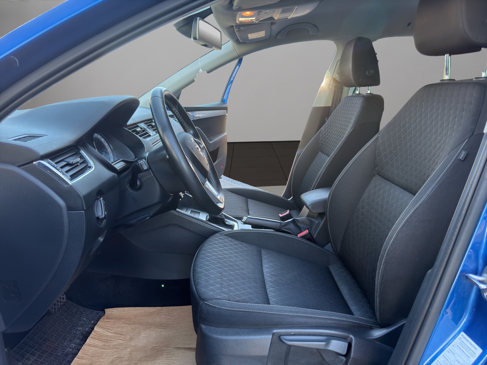 SKODA Octavia Combi 1.8 TSI Swiss Edition DSG-image-8