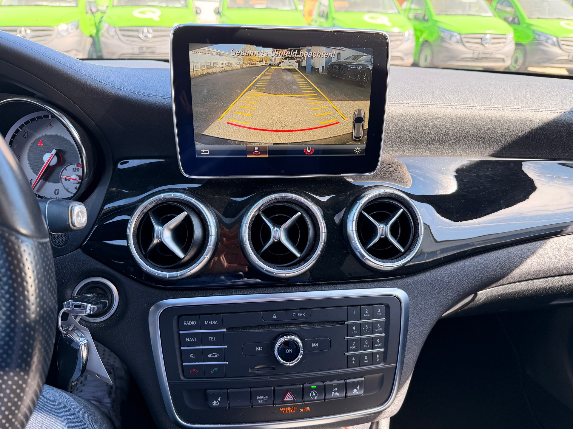 MERCEDES-BENZ CLA Shooting Brake 200 d AMG Line 4Matic 7G-DCT-image-9