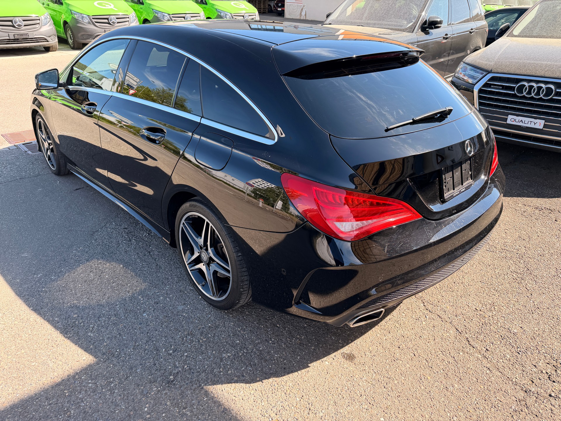 MERCEDES-BENZ CLA Shooting Brake 200 d AMG Line 4Matic 7G-DCT-image-2