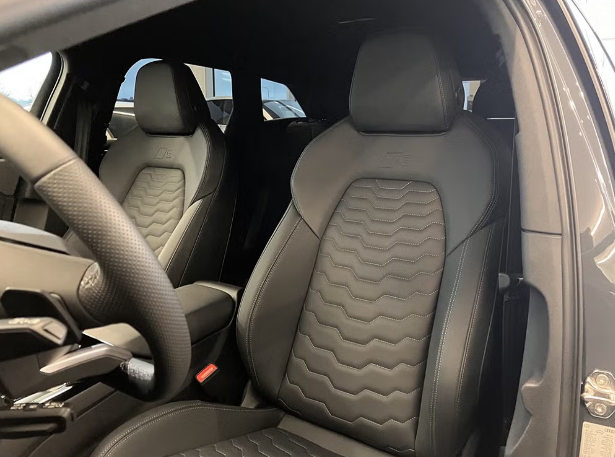 AUDI A6 Avant e-tron-image-4