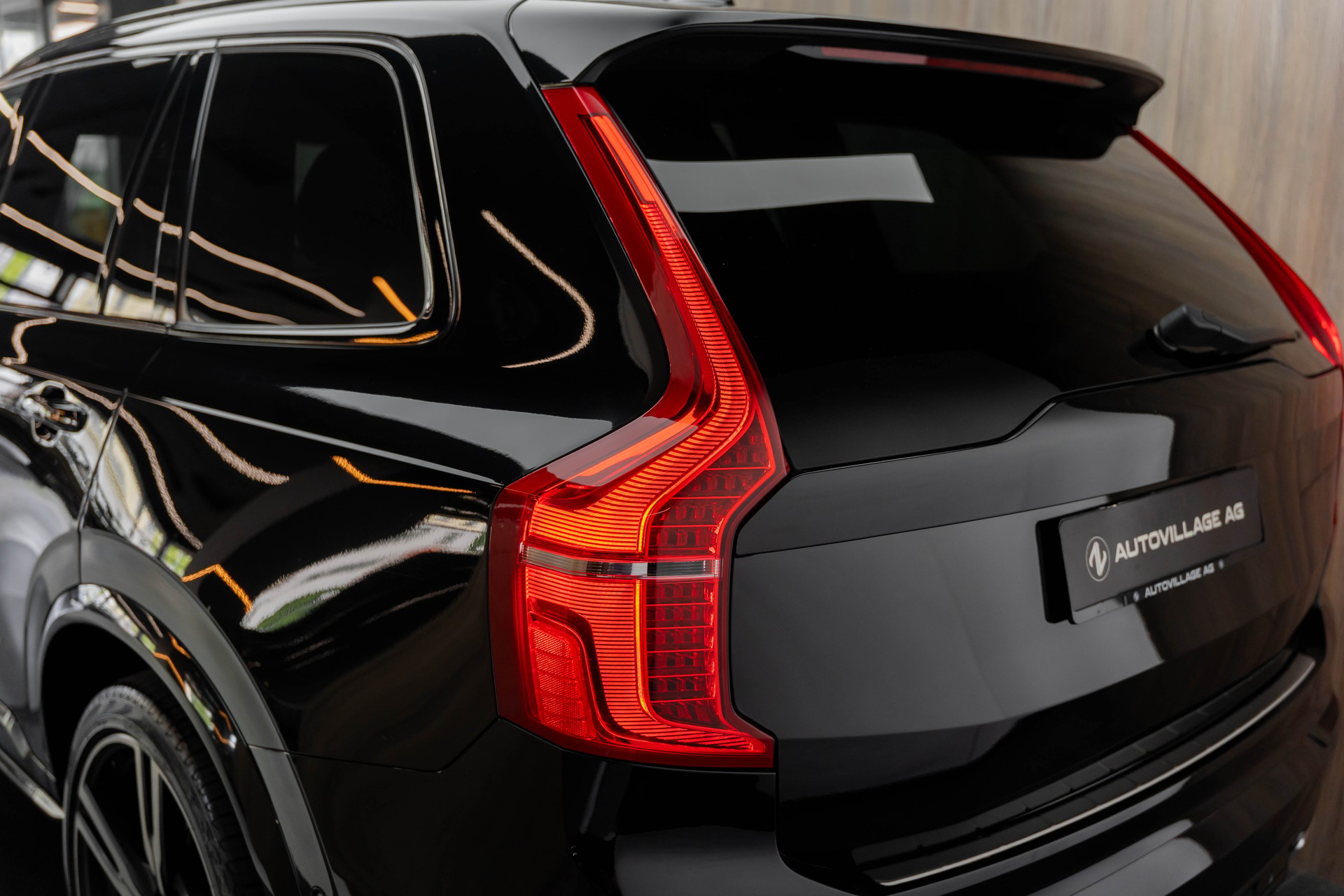 VOLVO XC90 D5 AWD R-Design Geartronic-image-28