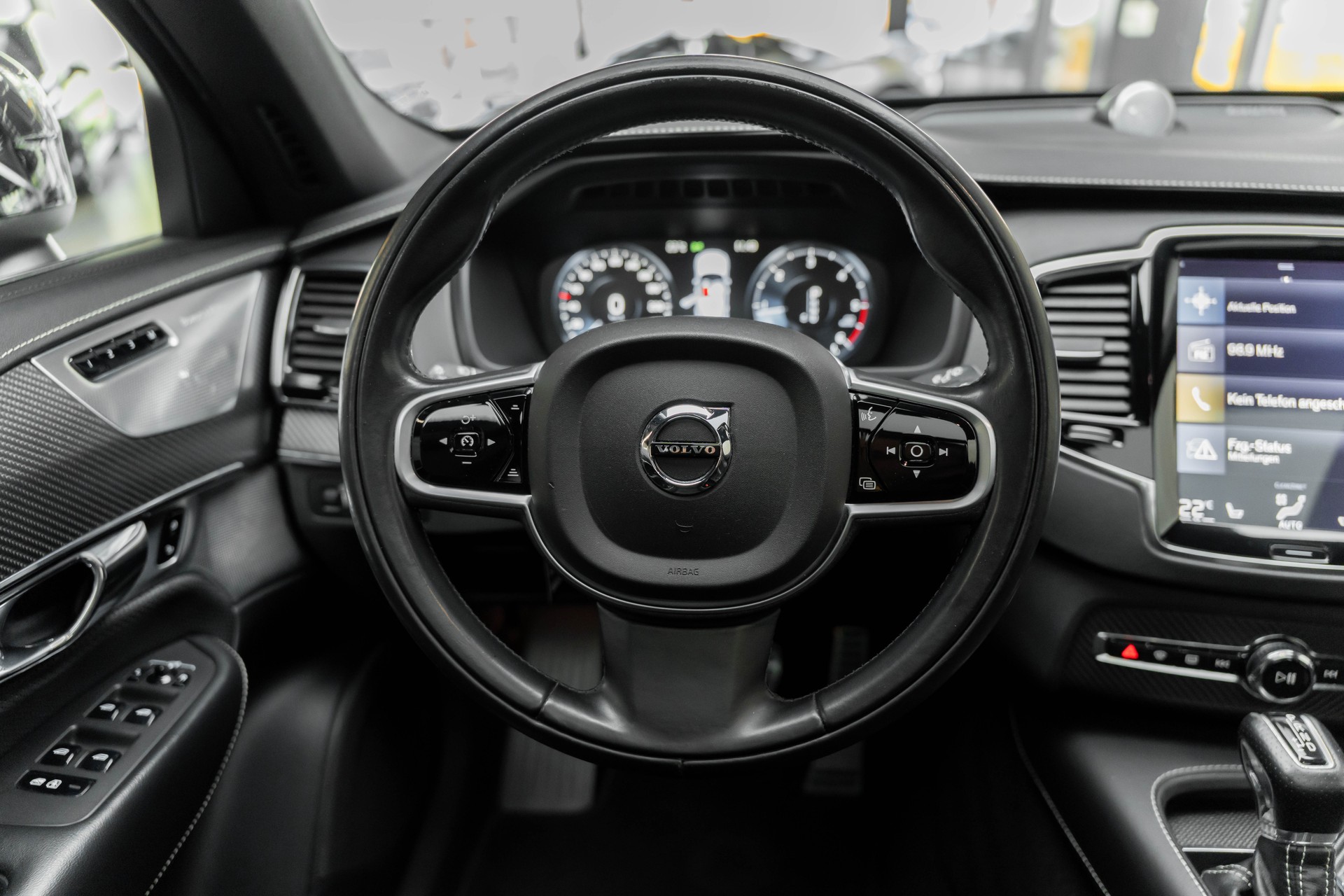 VOLVO XC90 D5 AWD R-Design Geartronic-image-19