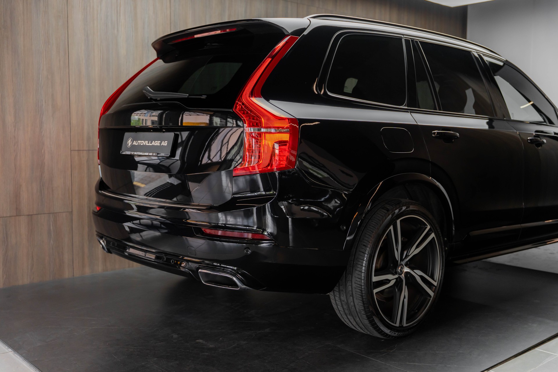 VOLVO XC90 D5 AWD R-Design Geartronic-image-26