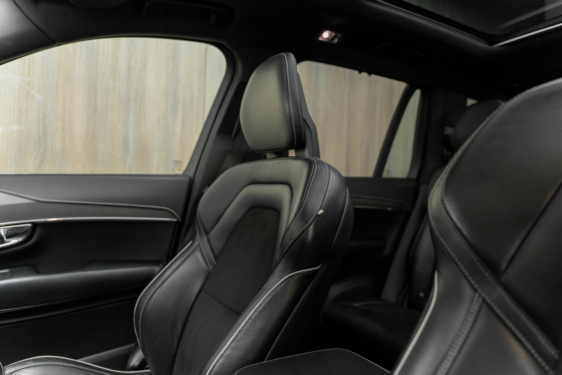 VOLVO XC90 D5 AWD R-Design Geartronic-image-6