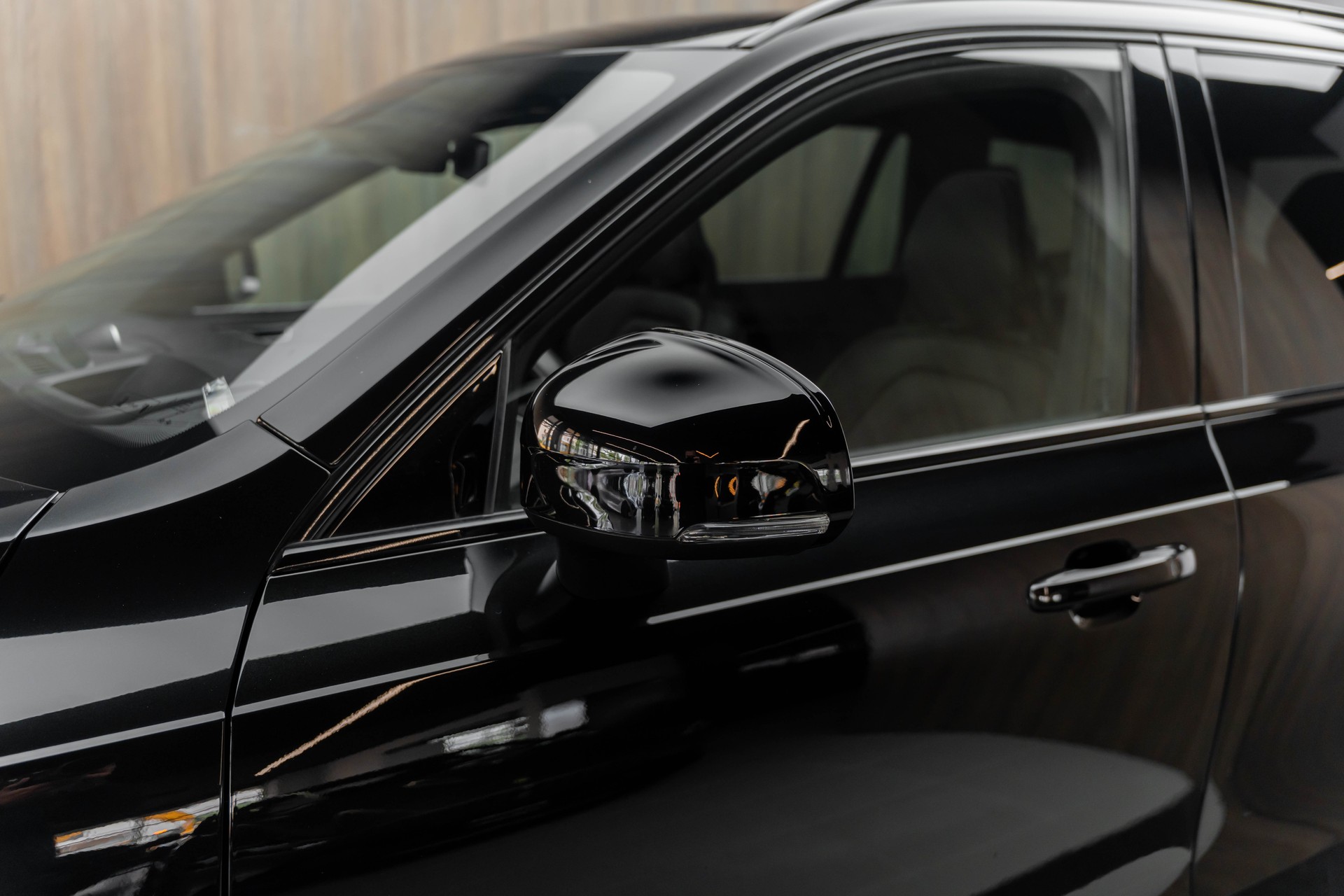 VOLVO XC90 D5 AWD R-Design Geartronic-image-24