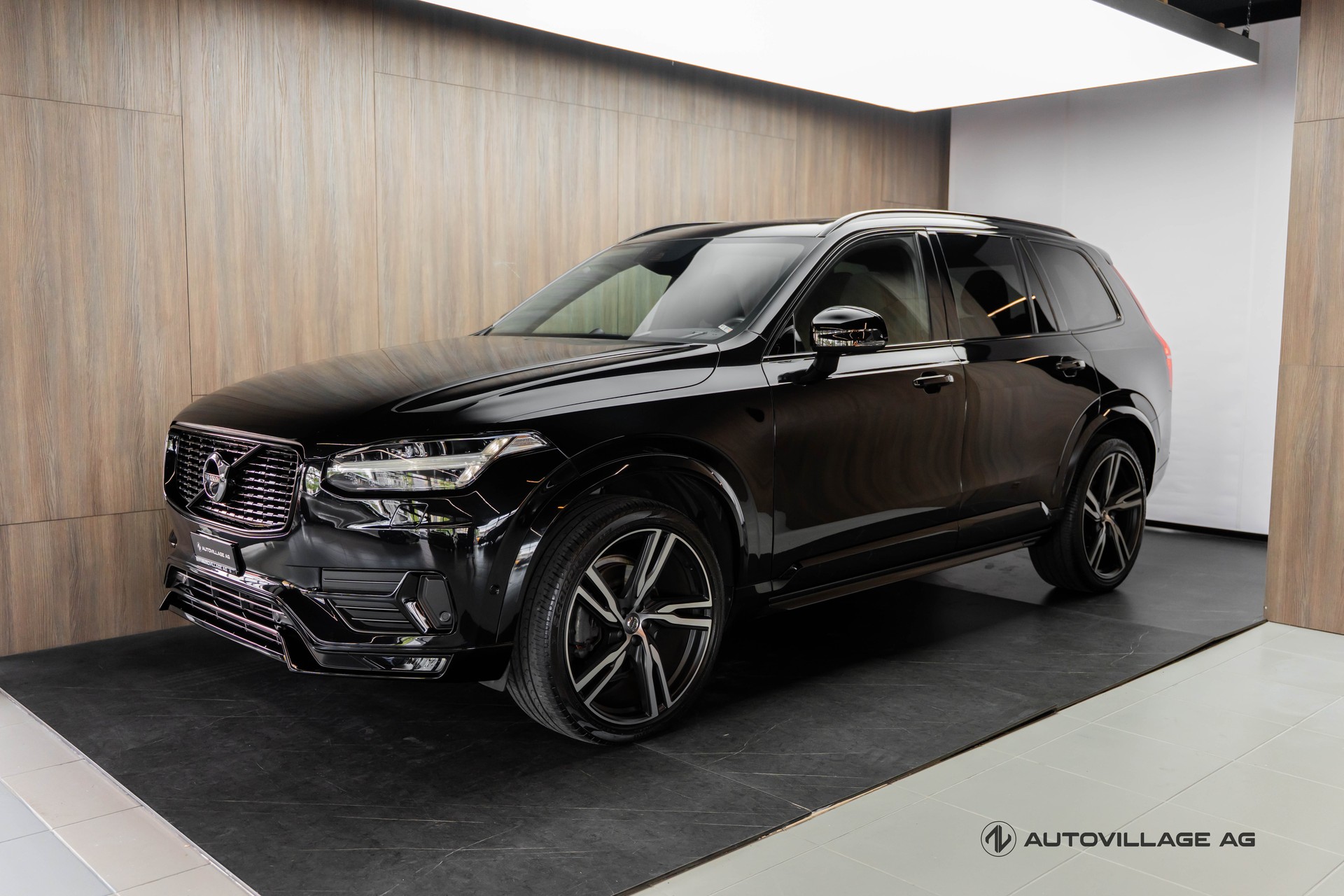 VOLVO XC90 D5 AWD R-Design Geartronic-image-0