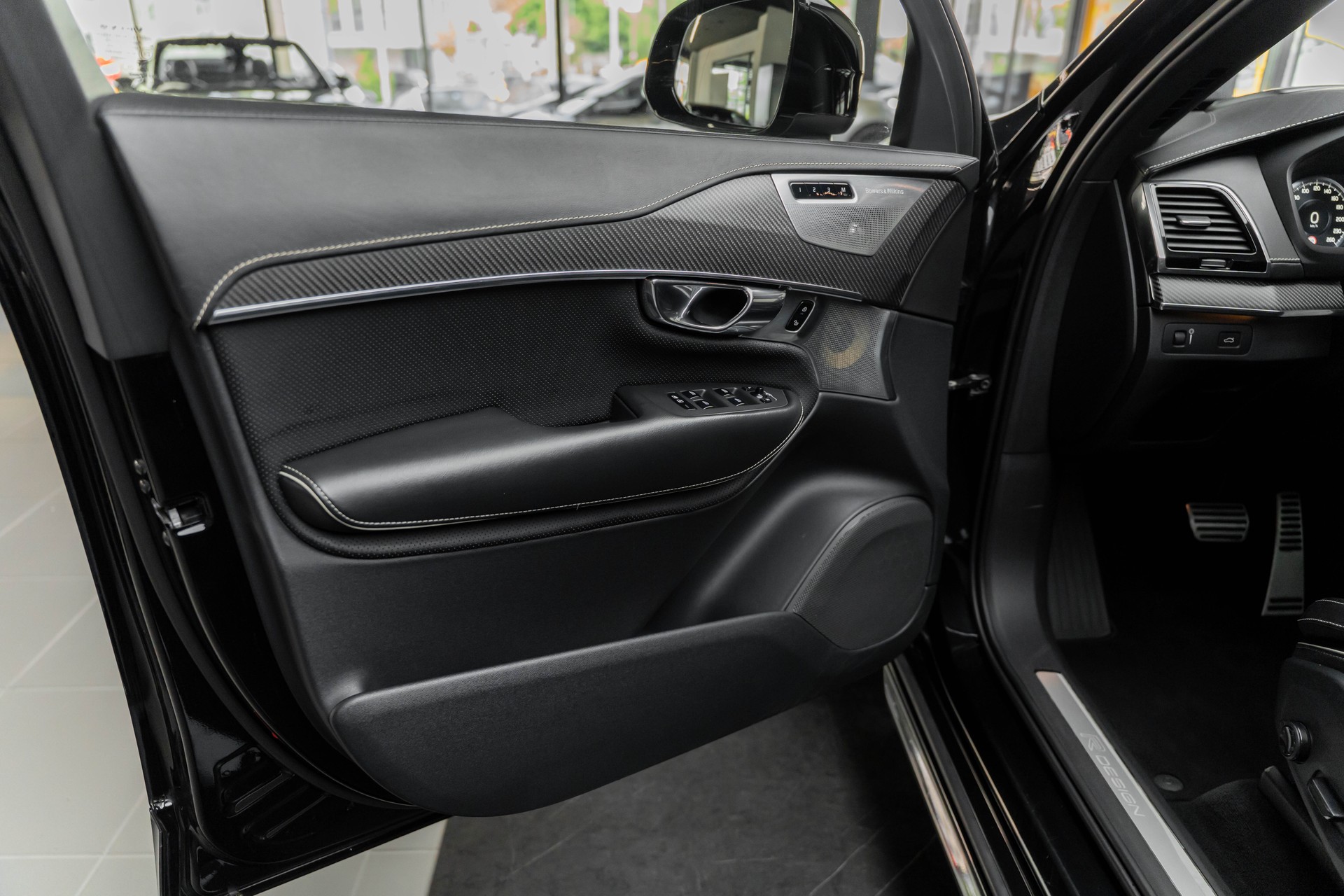 VOLVO XC90 D5 AWD R-Design Geartronic-image-20