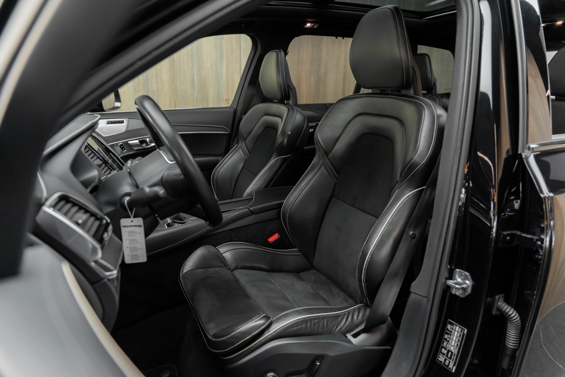 VOLVO XC90 D5 AWD R-Design Geartronic-image-5