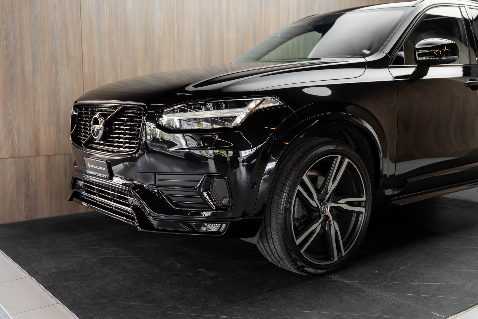 VOLVO XC90 D5 AWD R-Design Geartronic-image-25
