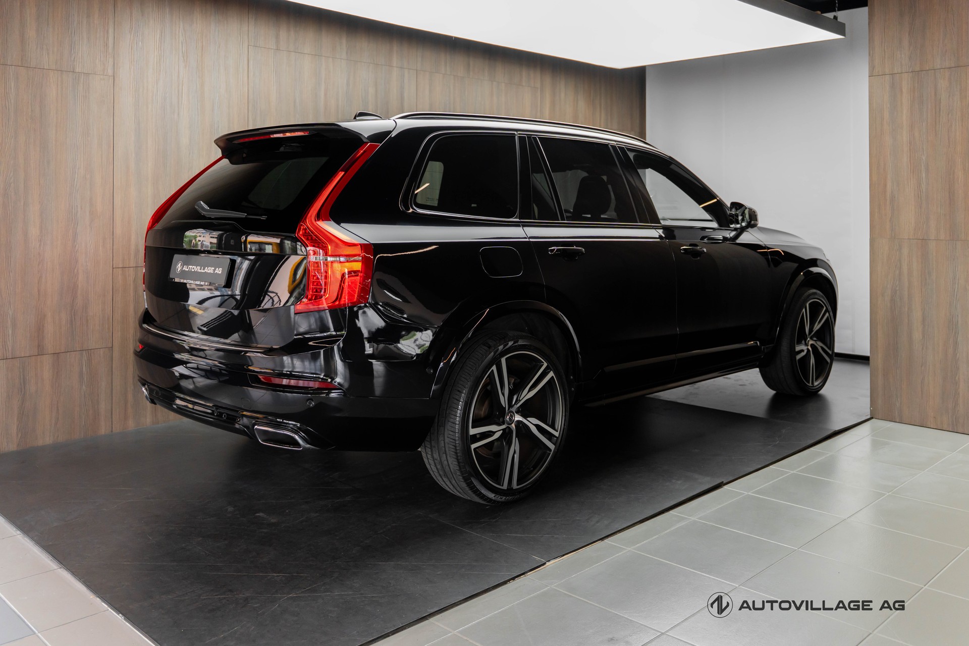 VOLVO XC90 D5 AWD R-Design Geartronic-image-1