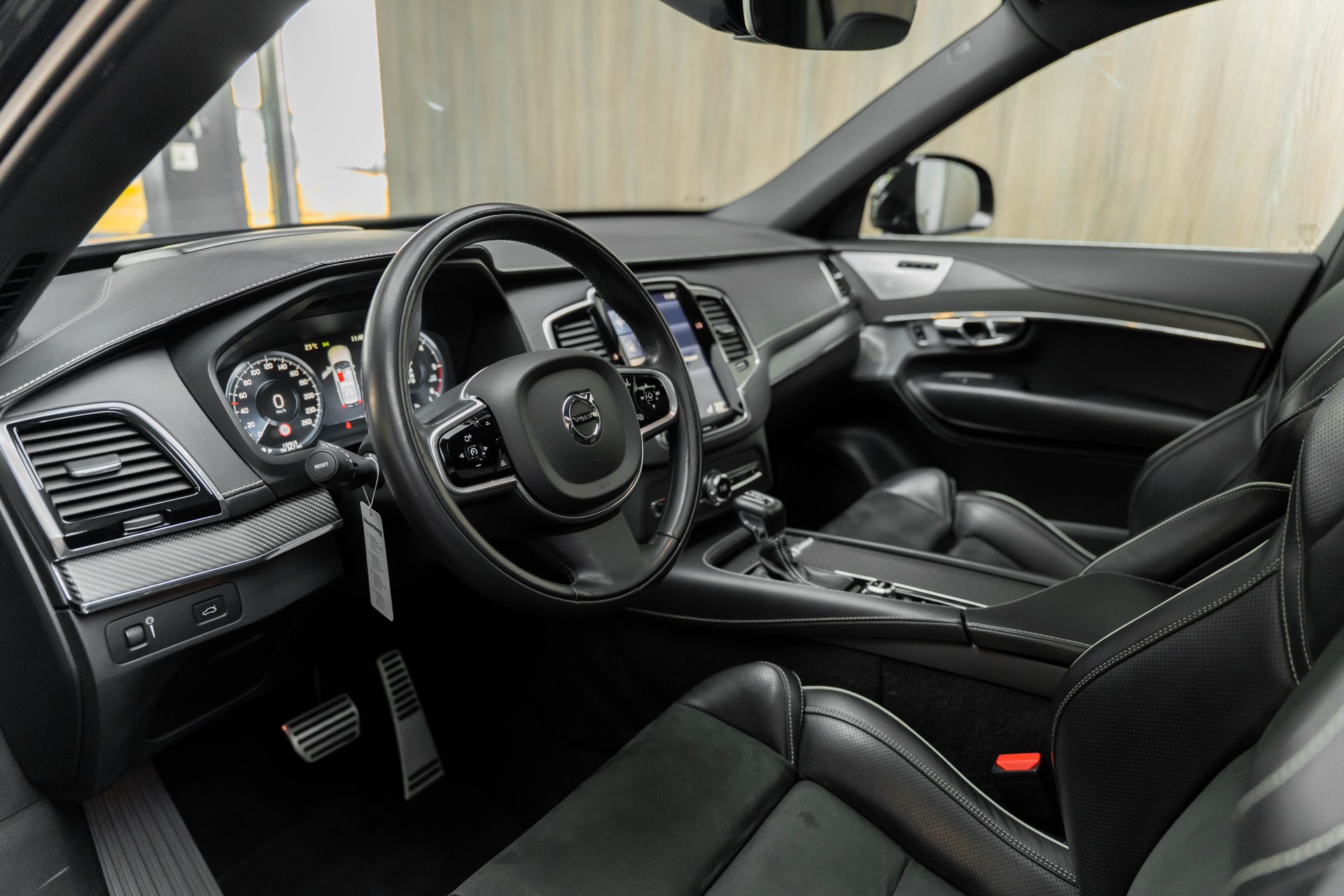 VOLVO XC90 D5 AWD R-Design Geartronic-image-3