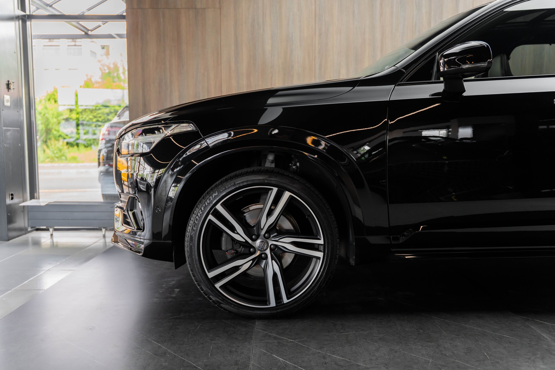 VOLVO XC90 D5 AWD R-Design Geartronic-image-31