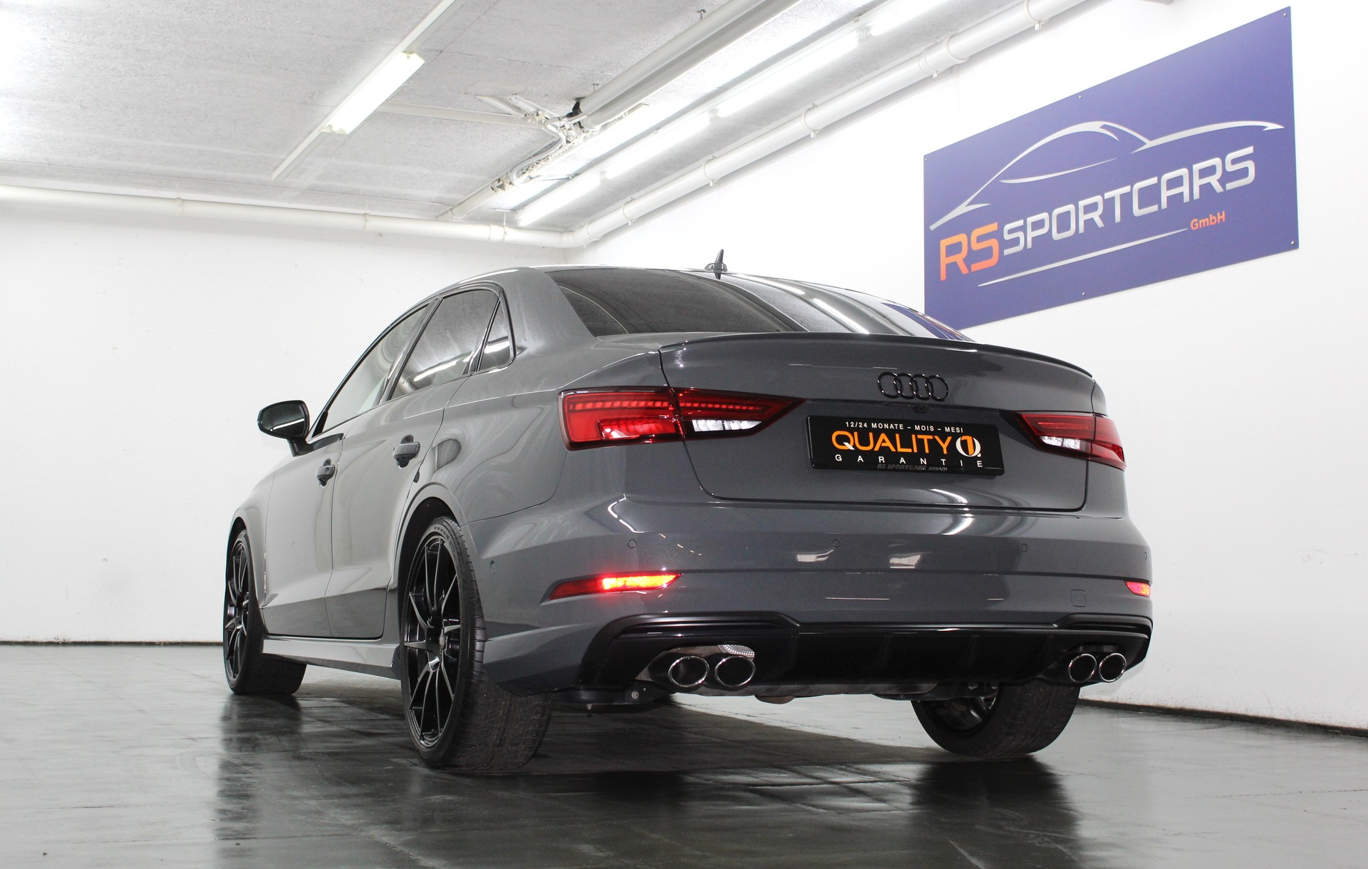 AUDI S3 Limousine 2.0 TFSI quattro S-tronic Optikpaket schwarz ohne OPF / CH-Fahrzeug-image-4