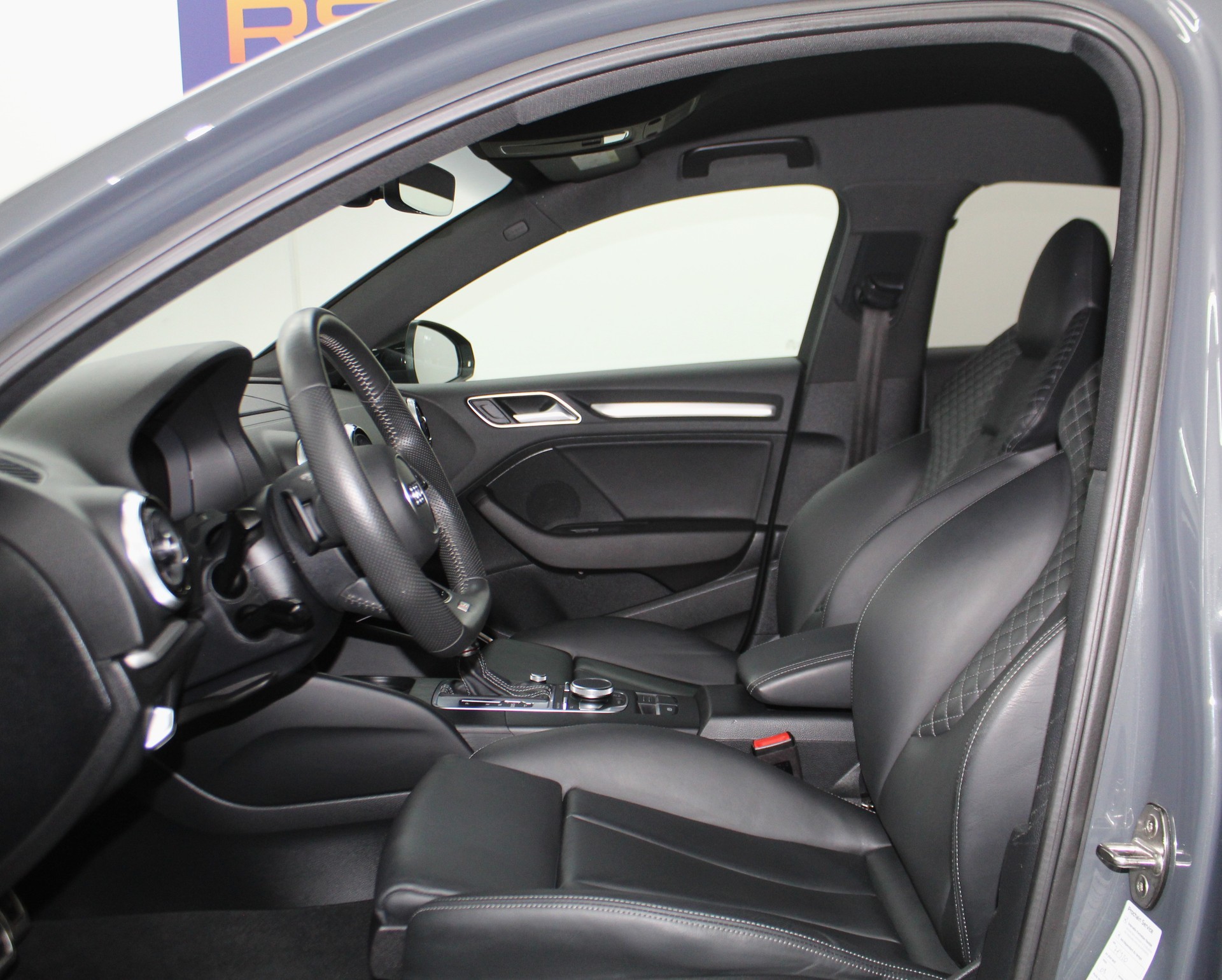 AUDI S3 Limousine 2.0 TFSI quattro S-tronic Optikpaket schwarz ohne OPF / CH-Fahrzeug-image-7