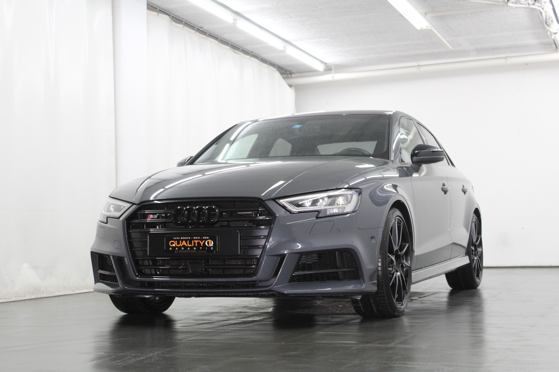 AUDI S3 Limousine 2.0 TFSI quattro S-tronic Optikpaket schwarz ohne OPF / CH-Fahrzeug-showroom-element-3
