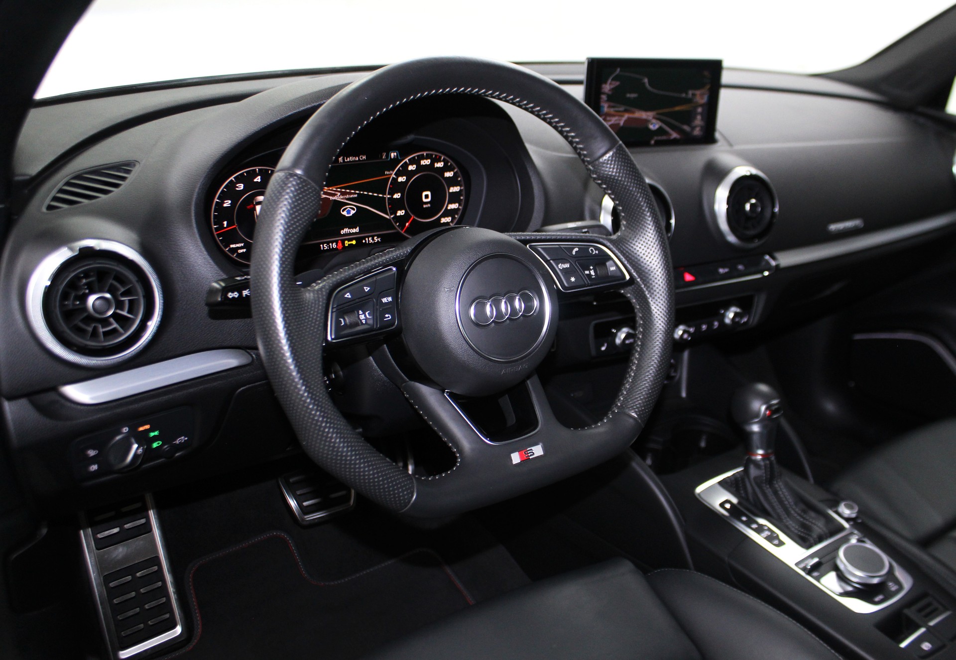 AUDI S3 Limousine 2.0 TFSI quattro S-tronic Optikpaket schwarz ohne OPF / CH-Fahrzeug-image-10