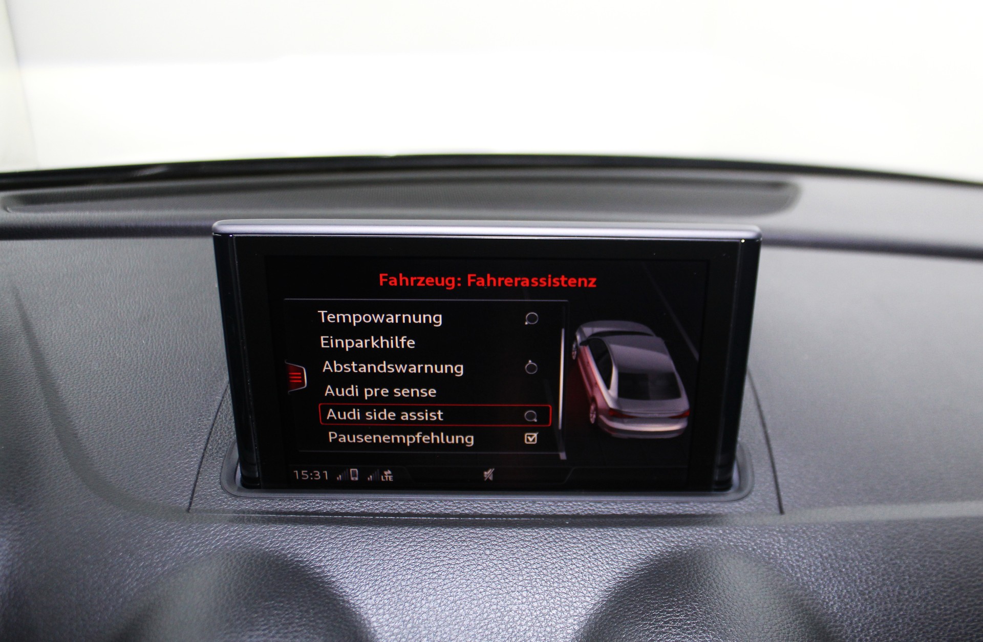 AUDI S3 Limousine 2.0 TFSI quattro S-tronic Optikpaket schwarz ohne OPF / CH-Fahrzeug-image-25