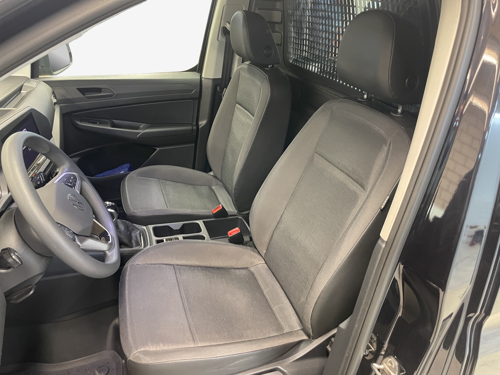 VW Caddy Cargo 2.0TDI Maxi-image-11