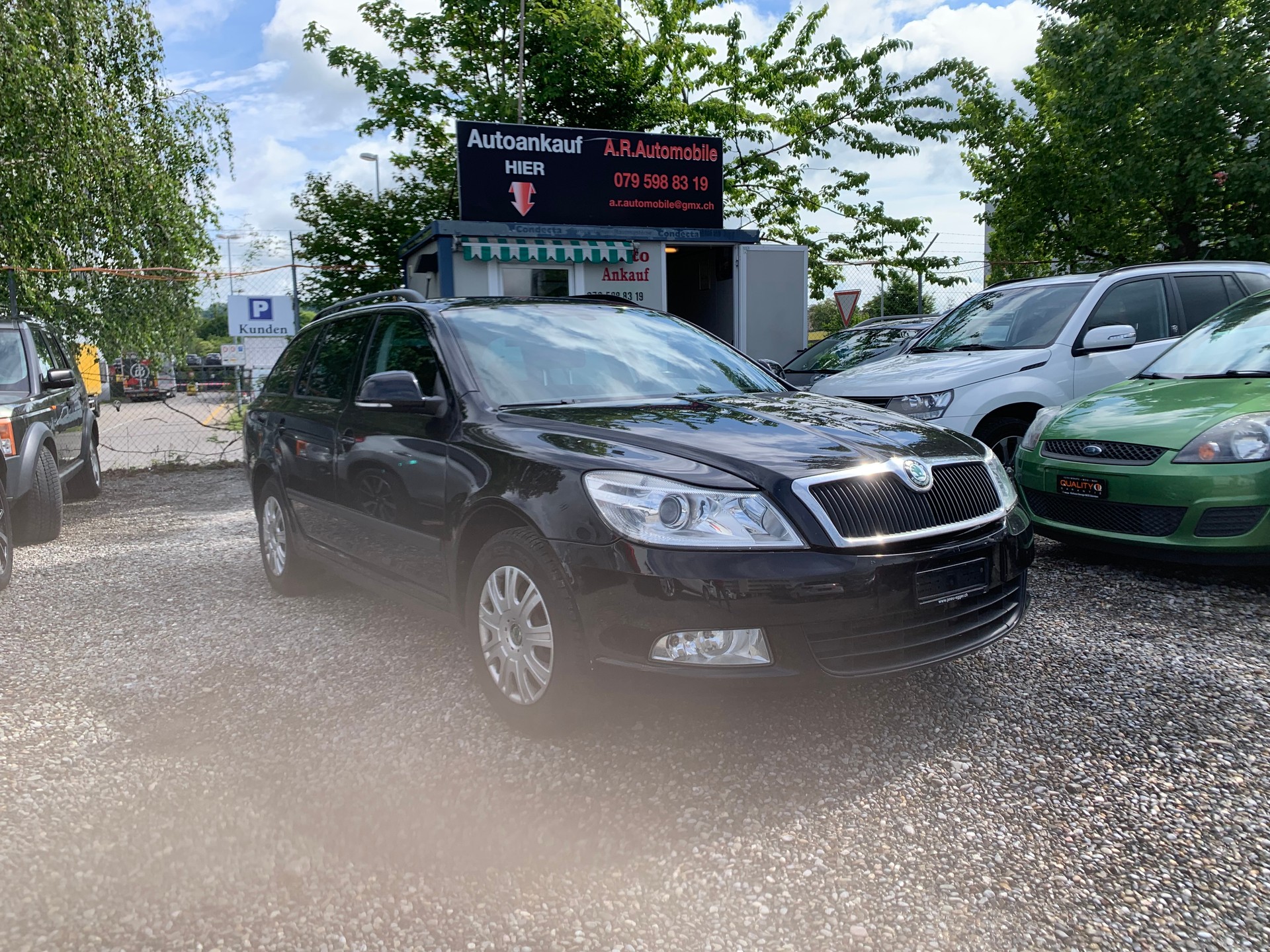 SKODA Octavia Combi 2.0 TDI Elegance-image-0