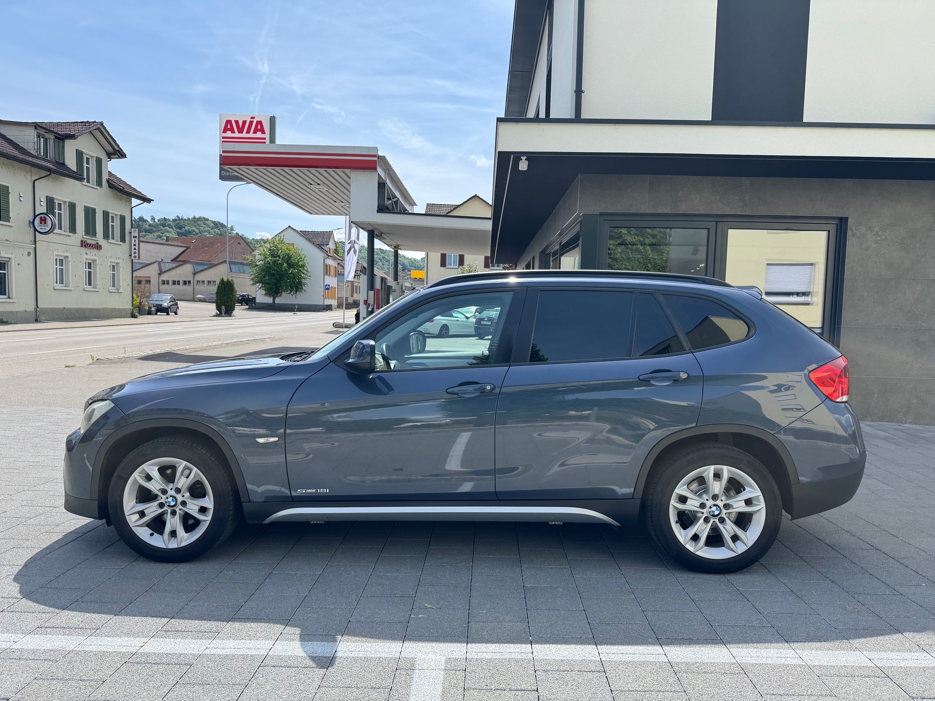 BMW X1 sDrive 18i Steptronic-showroom-element-1