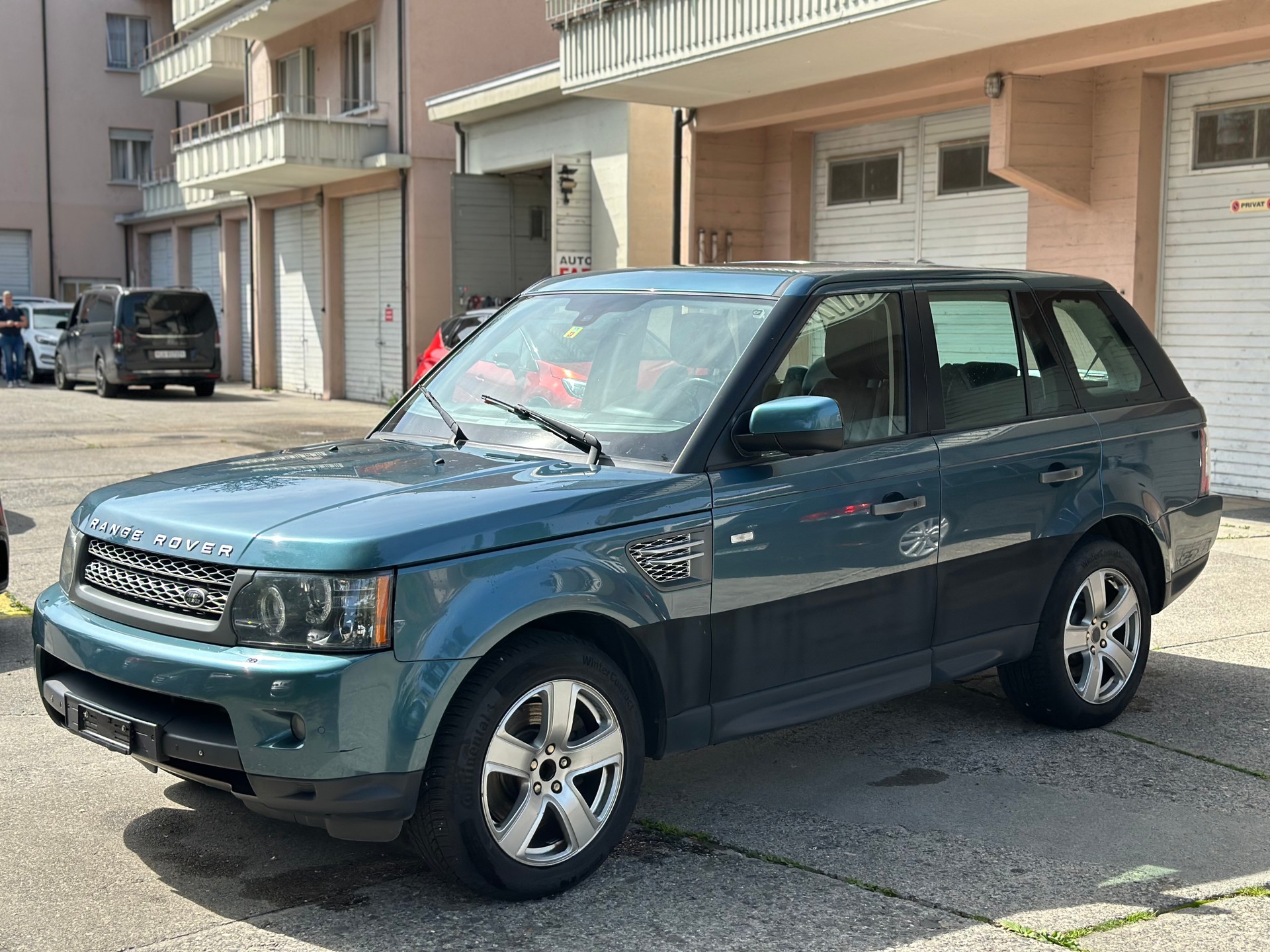 LAND ROVER Range Rover Sport 3.0 TDV6 HSE Automatic-image-4