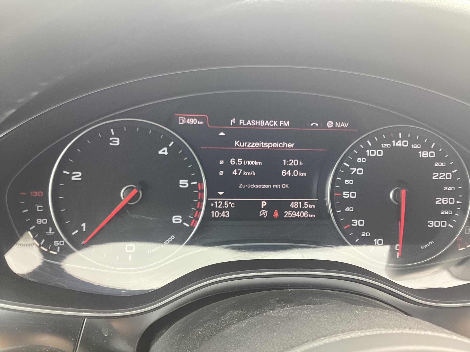 AUDI A6 Avant 3.0 TDI V6 quattro S-tronic-image-11