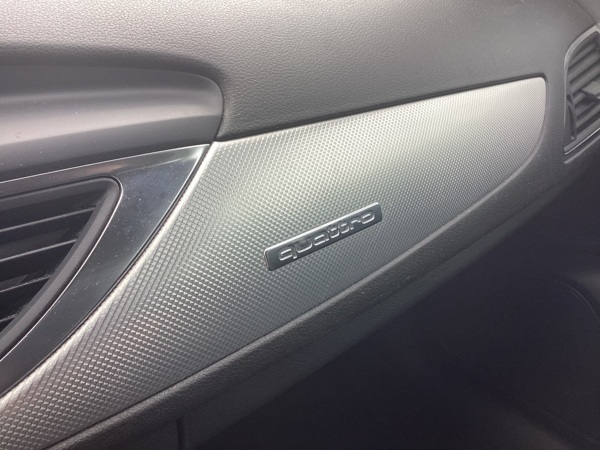 AUDI A6 Avant 3.0 TDI V6 quattro S-tronic-image-14