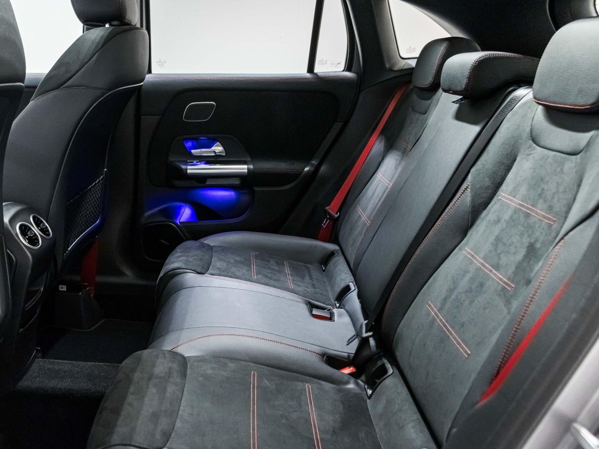 MERCEDES-BENZ GLA 35 AMG 4MATIC-image-7