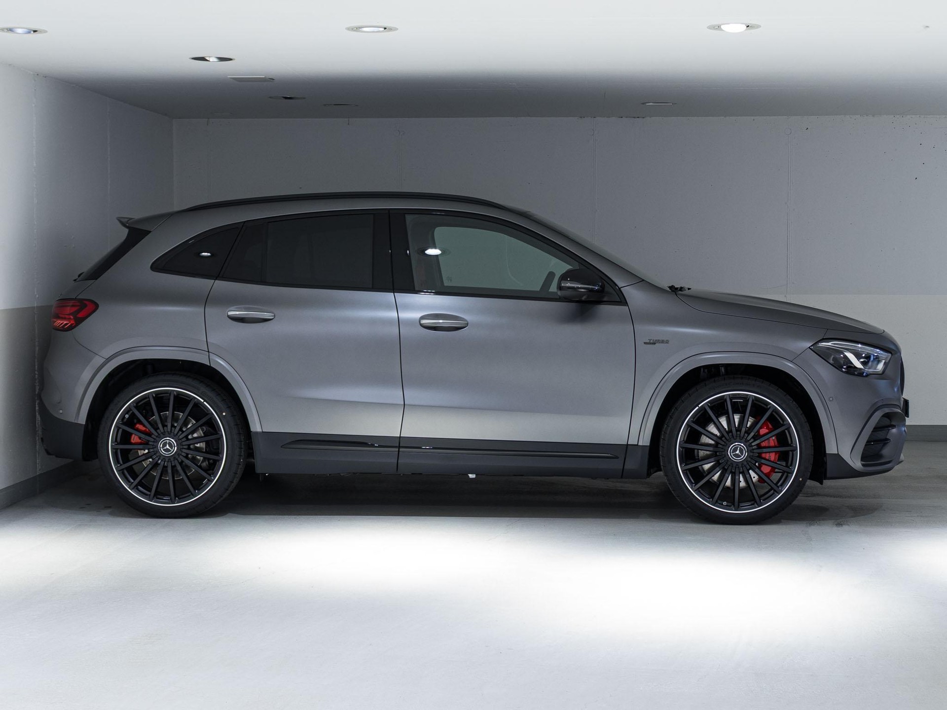 MERCEDES-BENZ GLA 35 AMG 4MATIC-image-1
