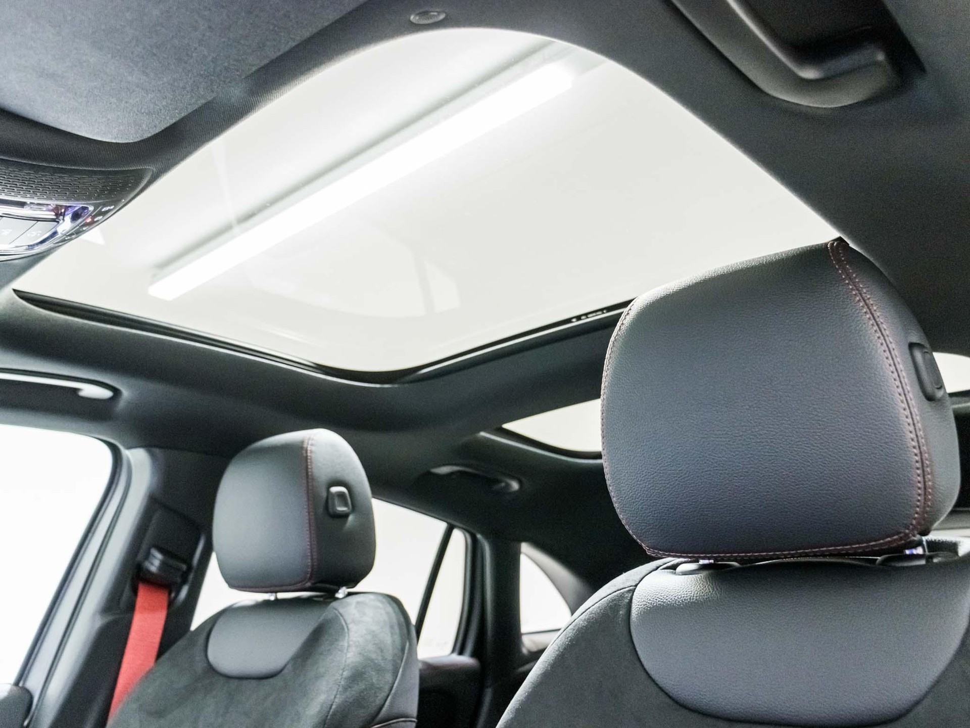 MERCEDES-BENZ GLA 35 AMG 4MATIC-image-8