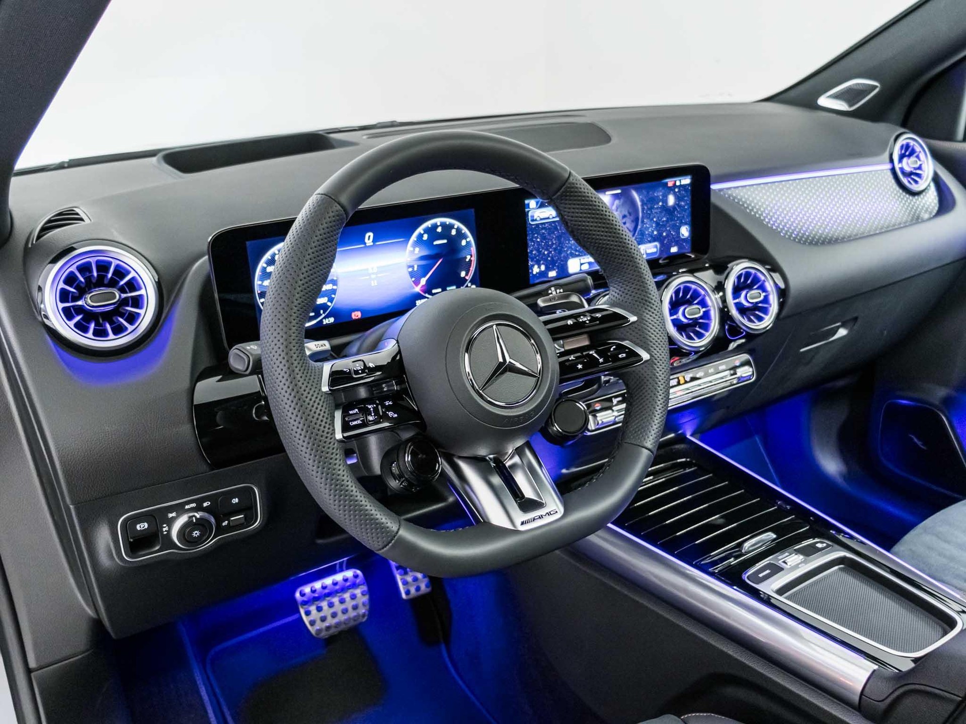 MERCEDES-BENZ GLA 35 AMG 4MATIC-image-9