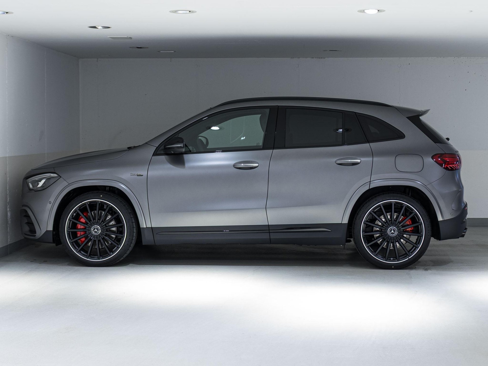 MERCEDES-BENZ GLA 35 AMG 4MATIC-image-4