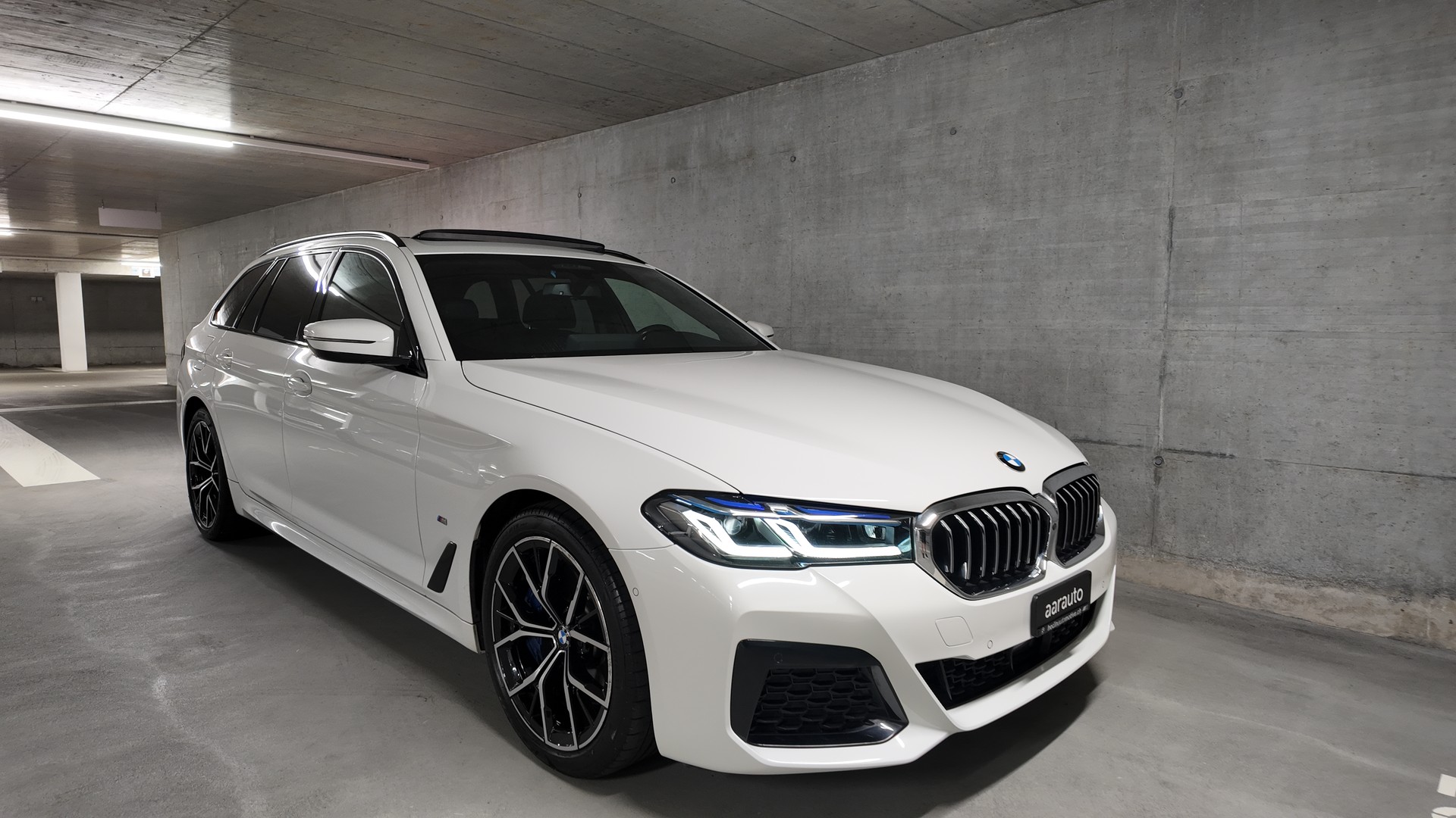 BMW 540d xDrive 48V Touring Pure M Sport Steptronic-image-5
