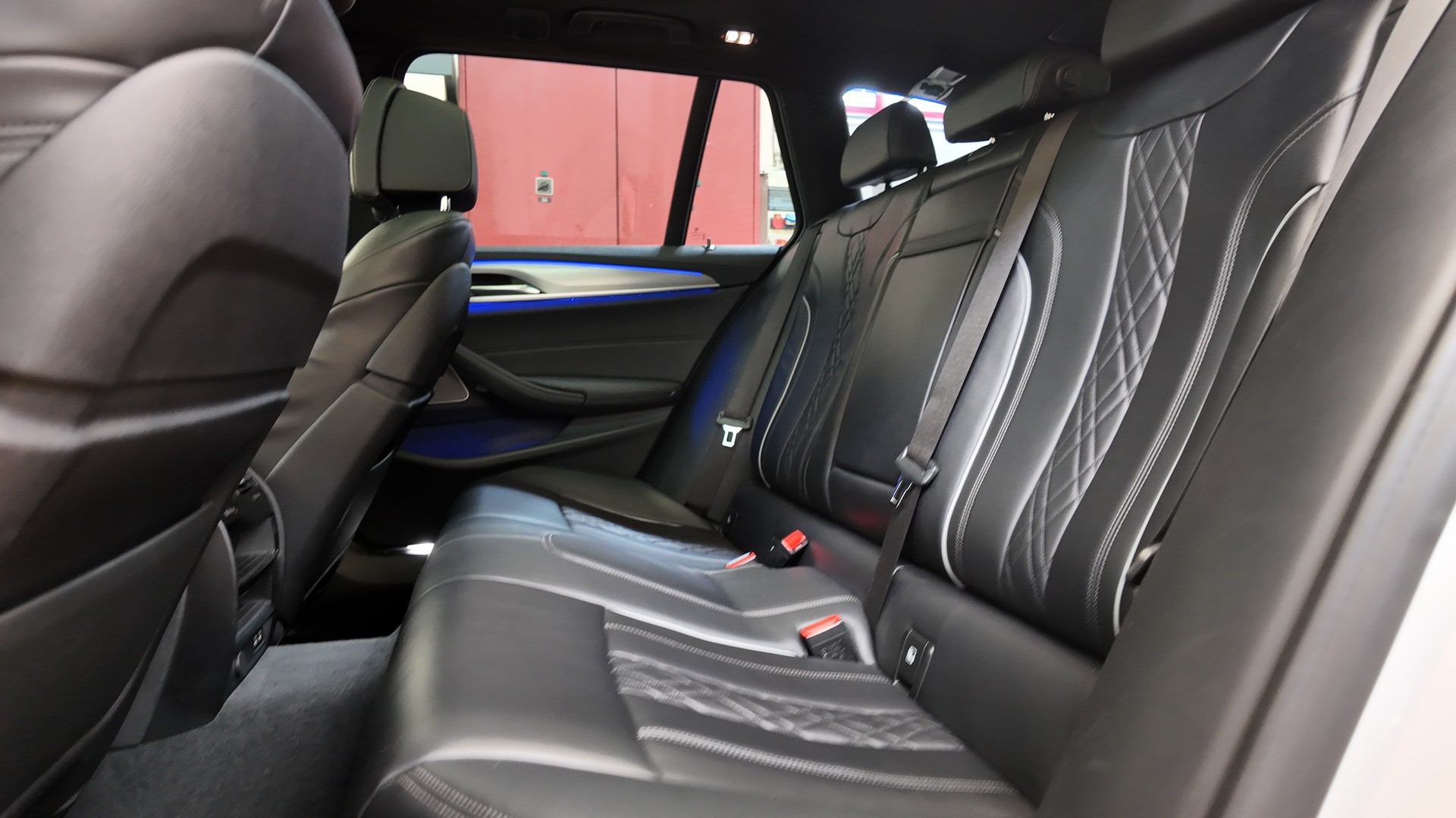 BMW 540d xDrive 48V Touring Pure M Sport Steptronic-image-19