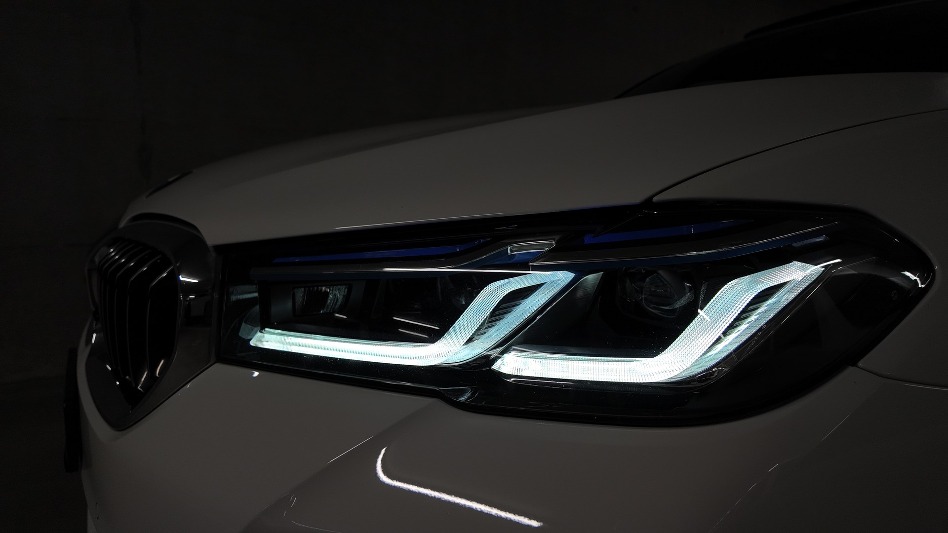 BMW 540d xDrive 48V Touring Pure M Sport Steptronic-image-7