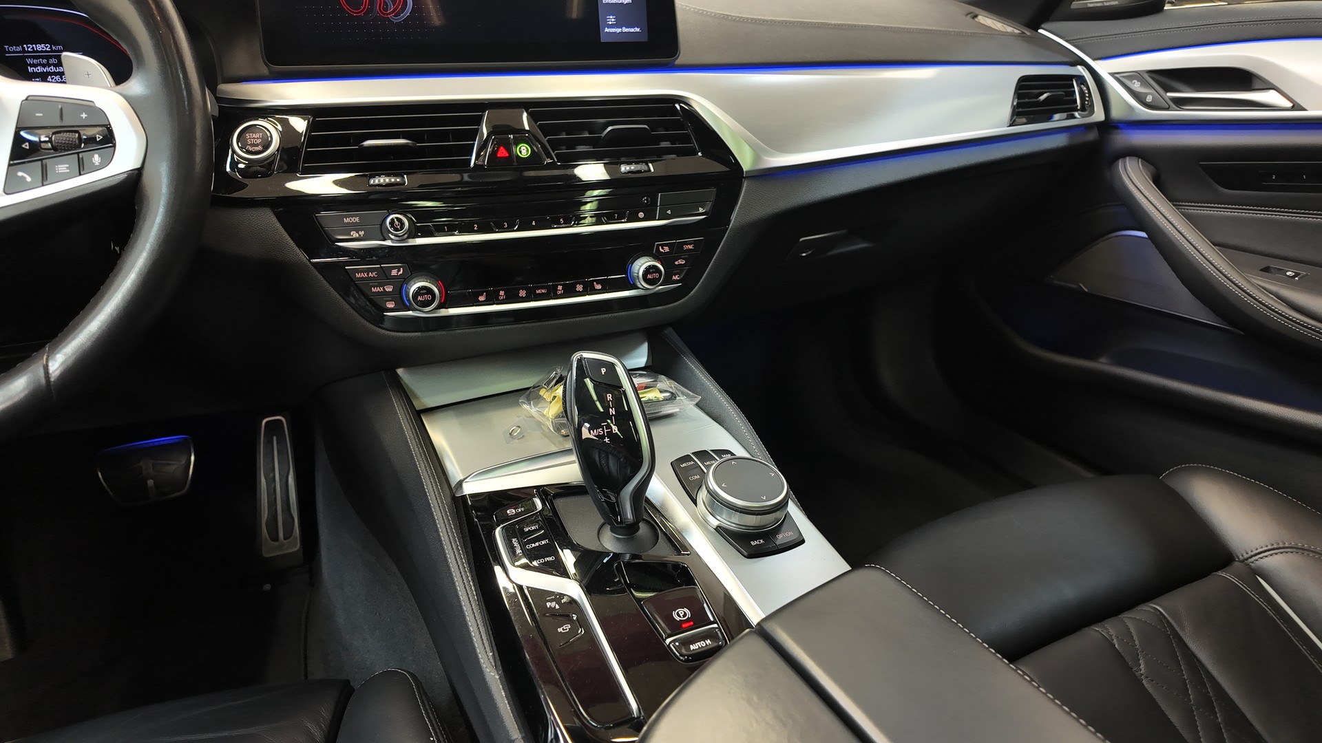 BMW 540d xDrive 48V Touring Pure M Sport Steptronic-image-13