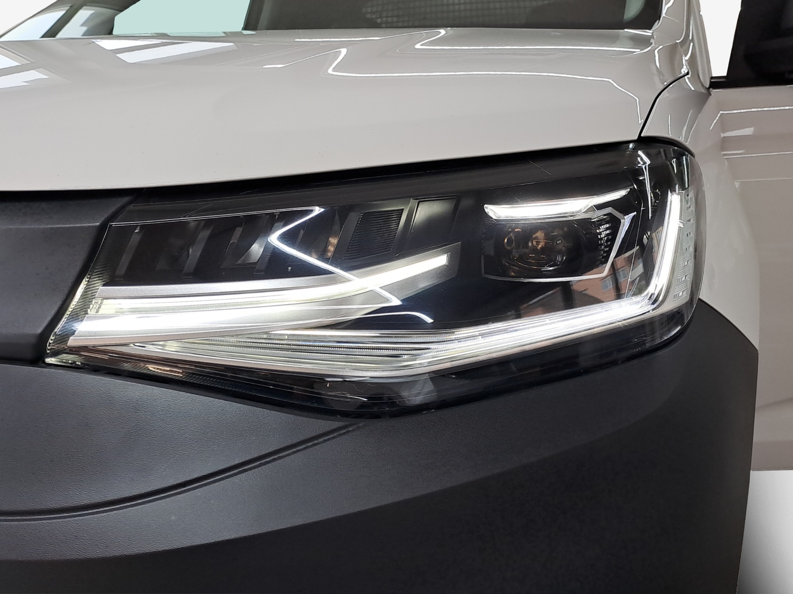 VW Caddy Cargo 2.0TDI 4Motion-image-14