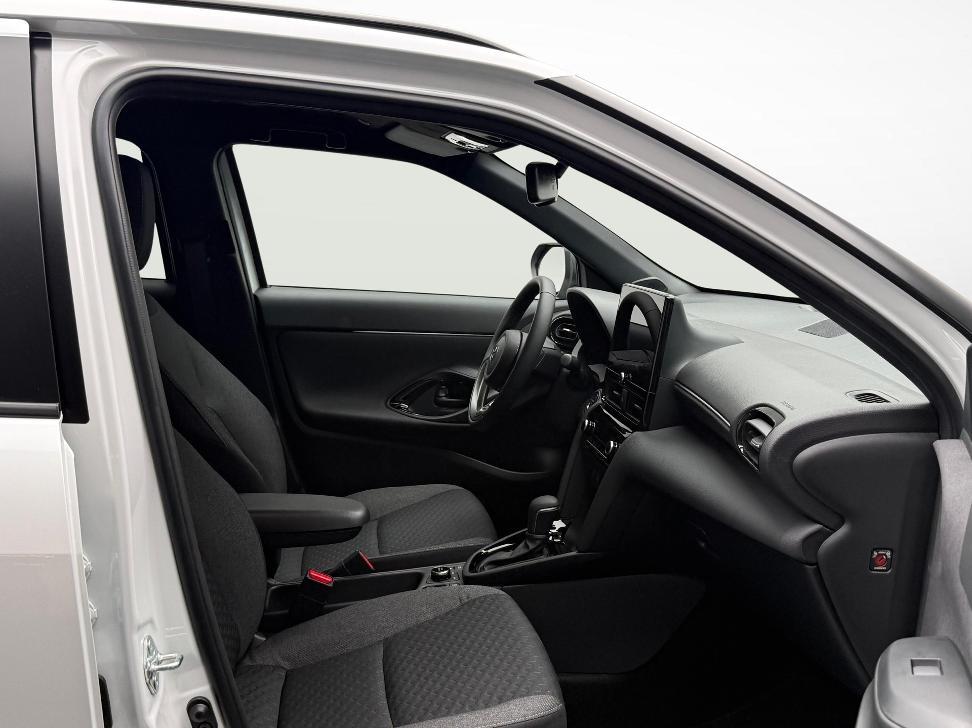 TOYOTA Yaris Cross 1.5 VVT-i HSD Trend AWD-i-image-9